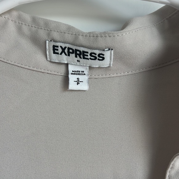 Express button down blouse - Picture 2 of 4